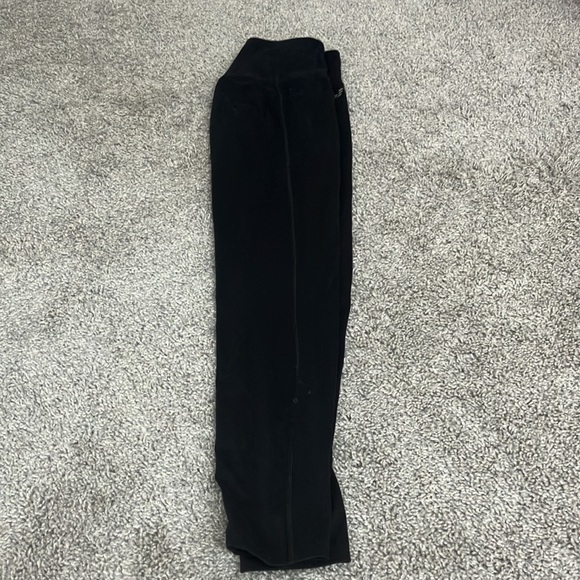 Bcg Tummy control leggings. Also has a pocket in the side that fits a phone. - Picture 2 of 3